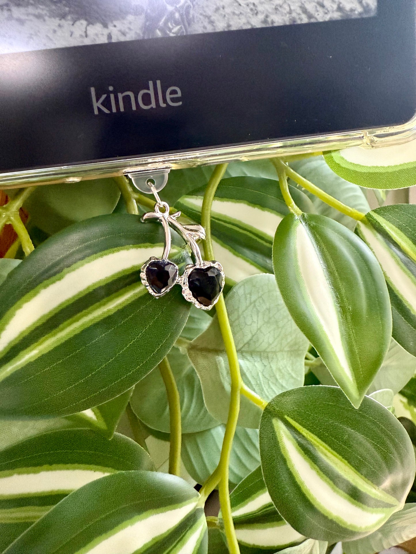 Kindle / E-Reader Charm Black Cherries