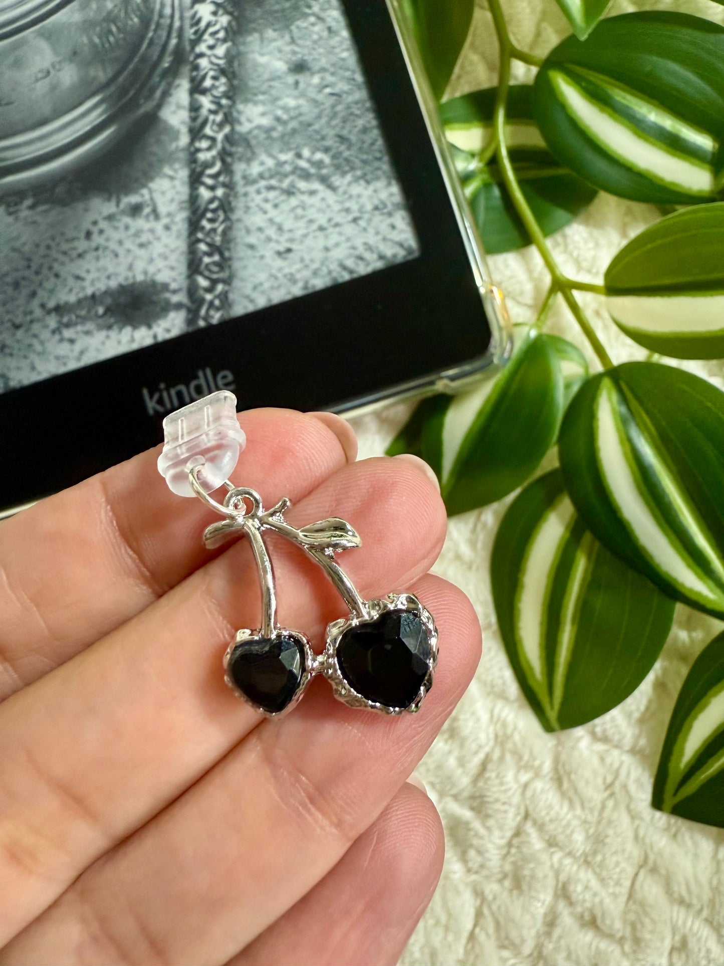 Kindle / E-Reader Charm Black Cherries