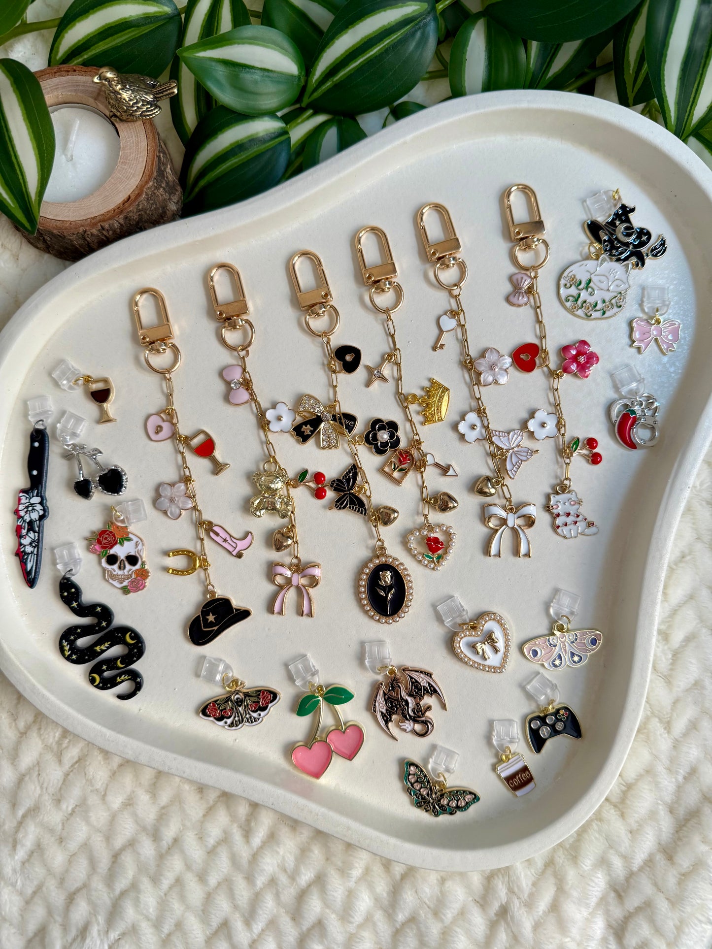 Kindle / E-Reader Charm Chain - White Vintage Darling