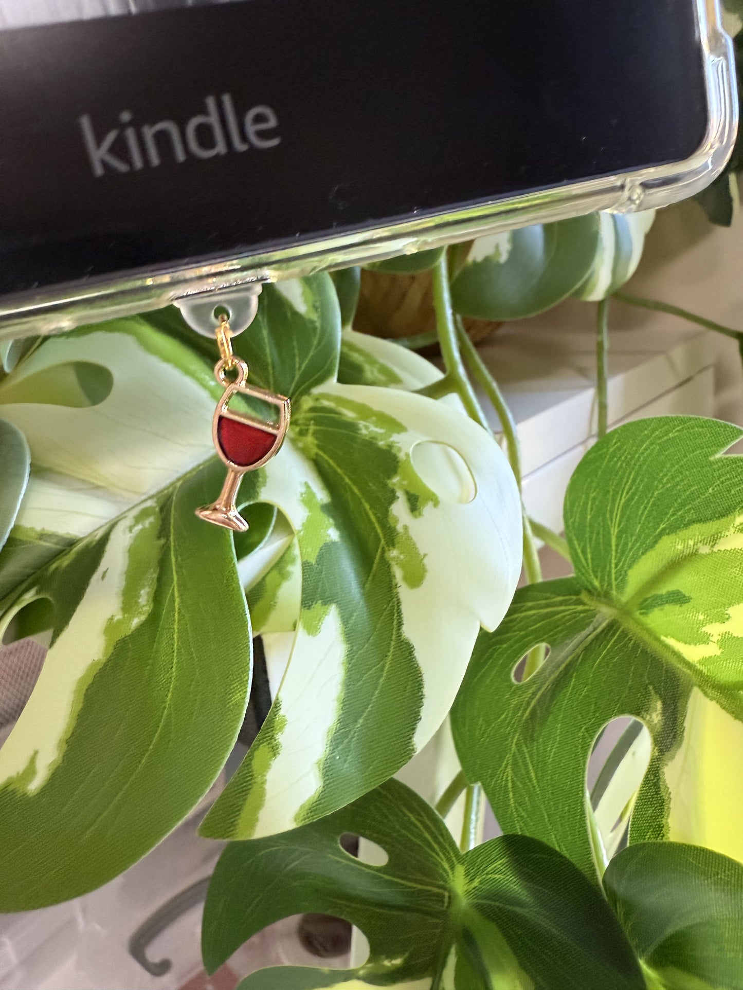 Kindle/ E-Reader Charm Wine Lovers