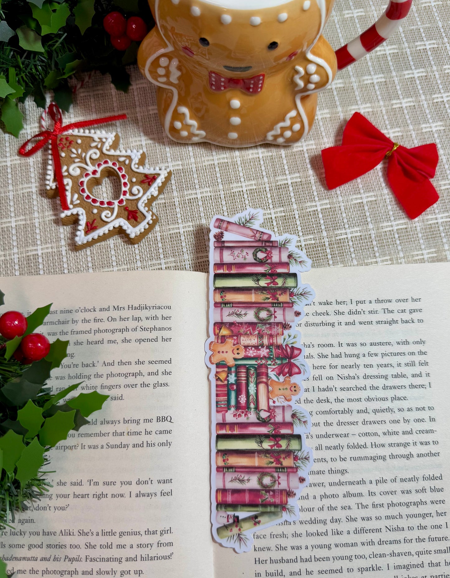 Christmas Bookshelf Die-Cut Bookmark