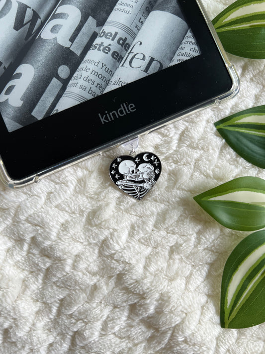 Kindle / E-Reader Charm Dark Romance
