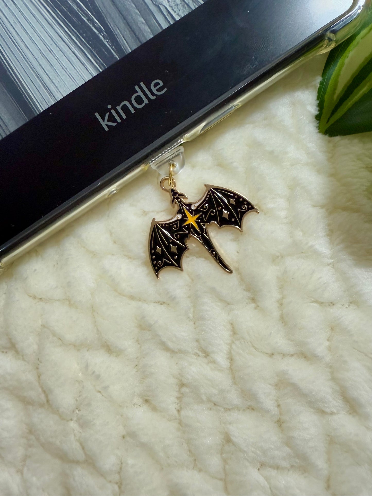 Kindle / E-Reader Charm Night Dragon