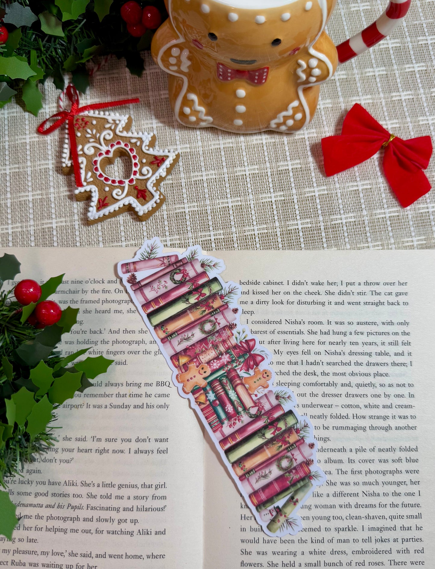 Christmas Bookshelf Die-Cut Bookmark