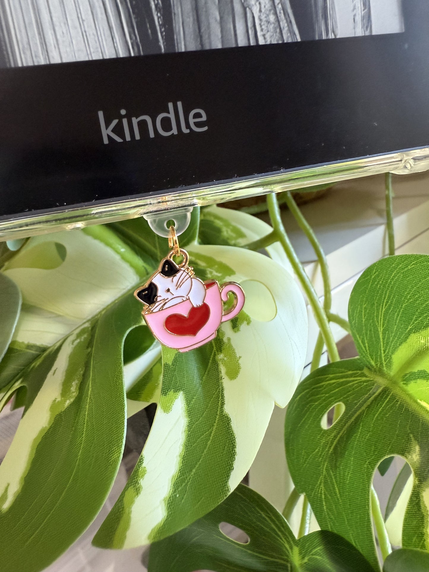 Kindle / E-Reader Charm Cat in a Tea Cup