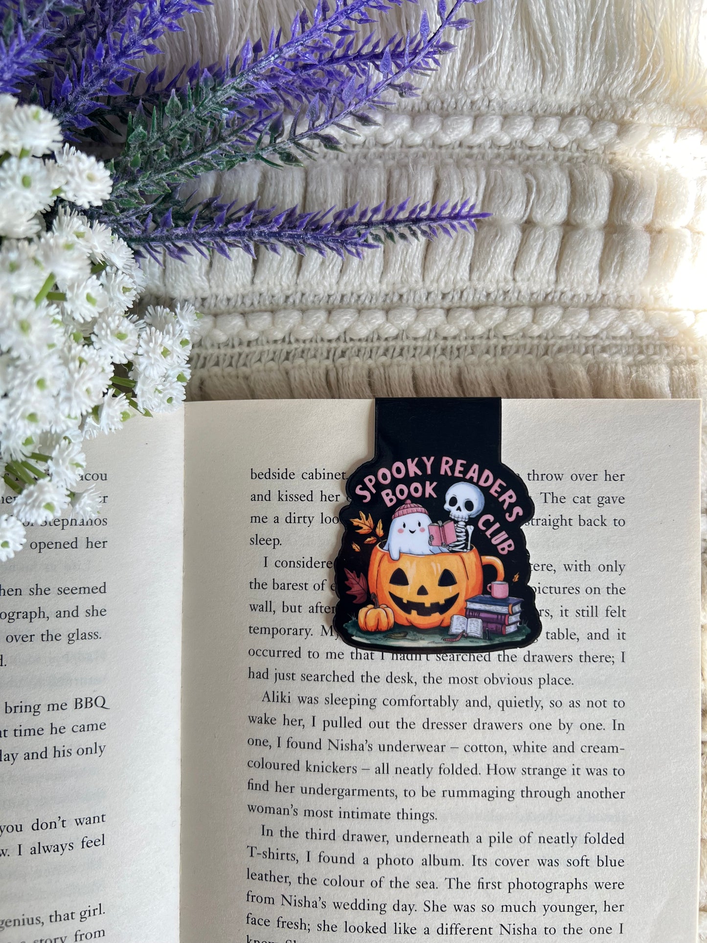 Spooky Readers Book Club Magnetic Bookmark