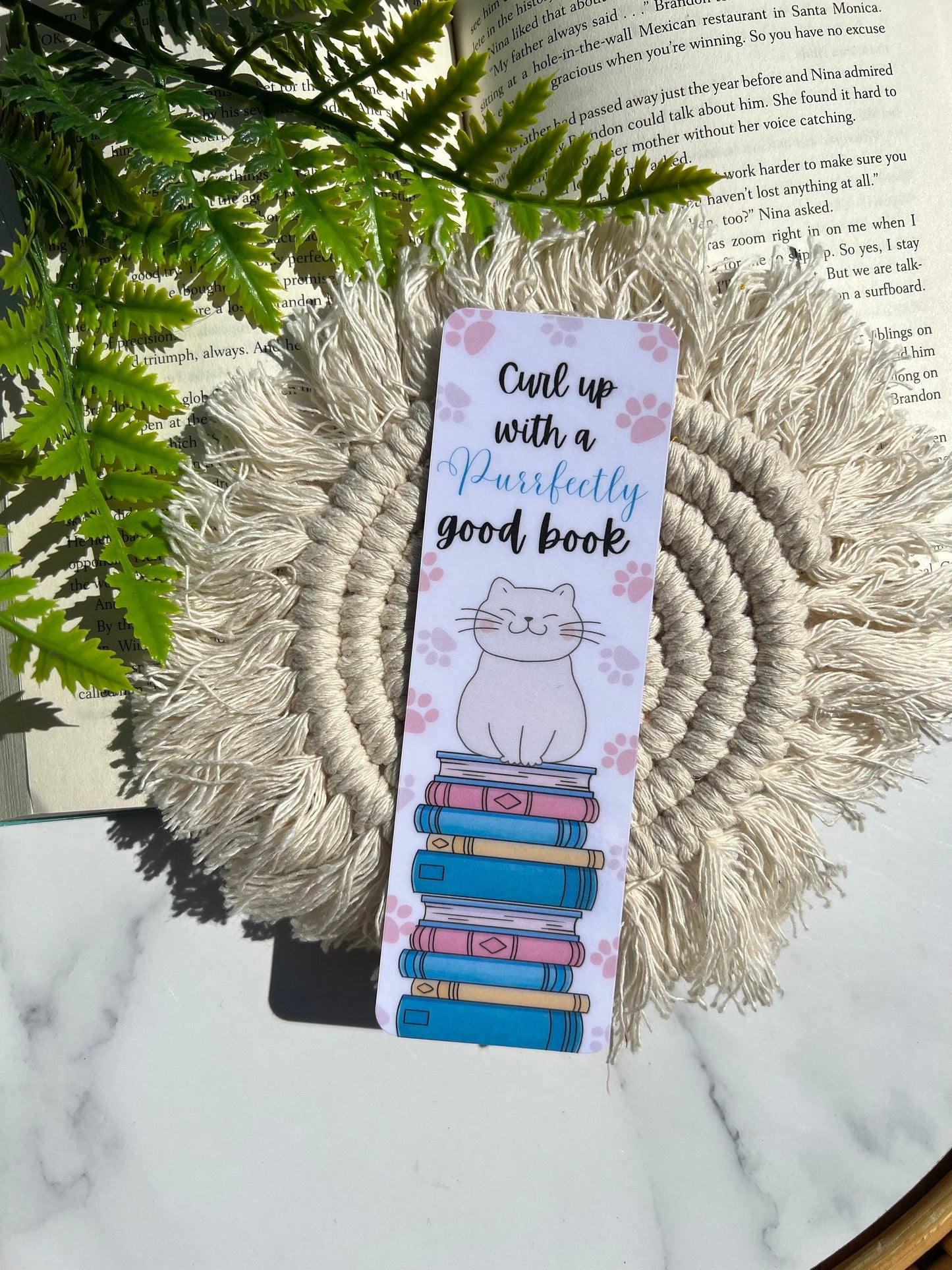 Curl up with a Purrfectly good book Bookmark