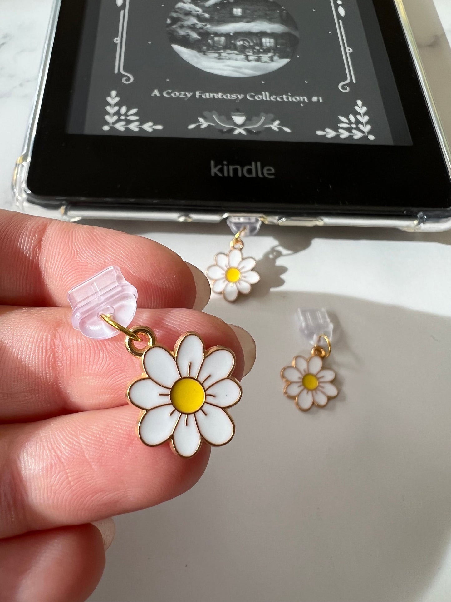Kindle / E-Reader Charm Daisy Flower