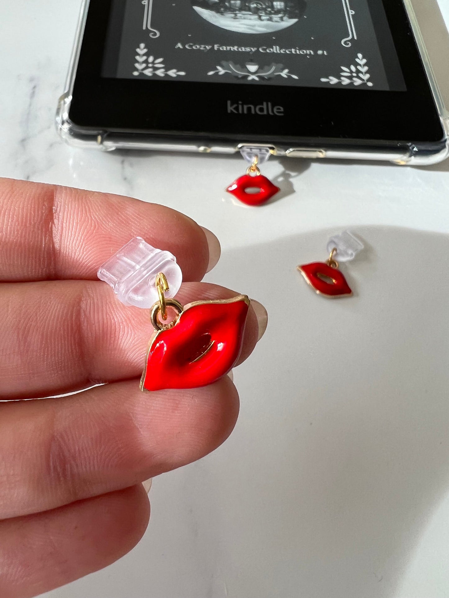 Kindle / E-Reader Charm Lips